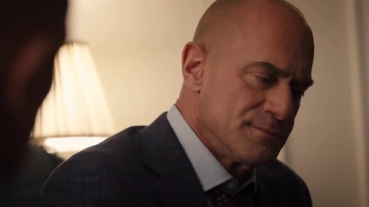 [图]Cragen and Stabler Have a Conversation About Stabler’s Father | NBC's Law & Orde