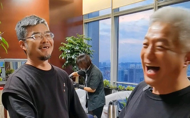 小春老师第一次"办了酷大叔"