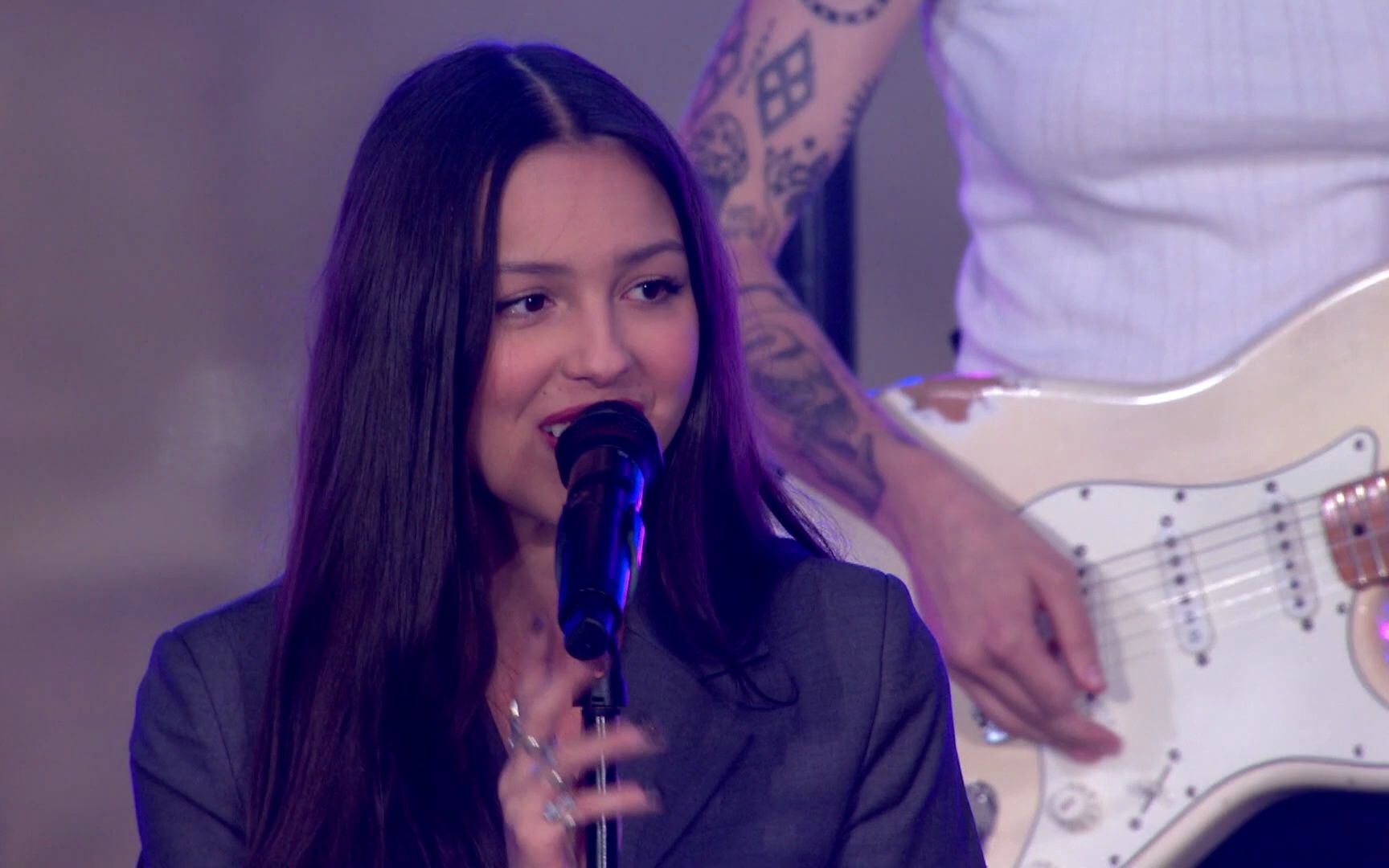 Olivia Rodrigo《vampire》(Live From The Today Show 2023)[1080P]哔哩哔哩bilibili