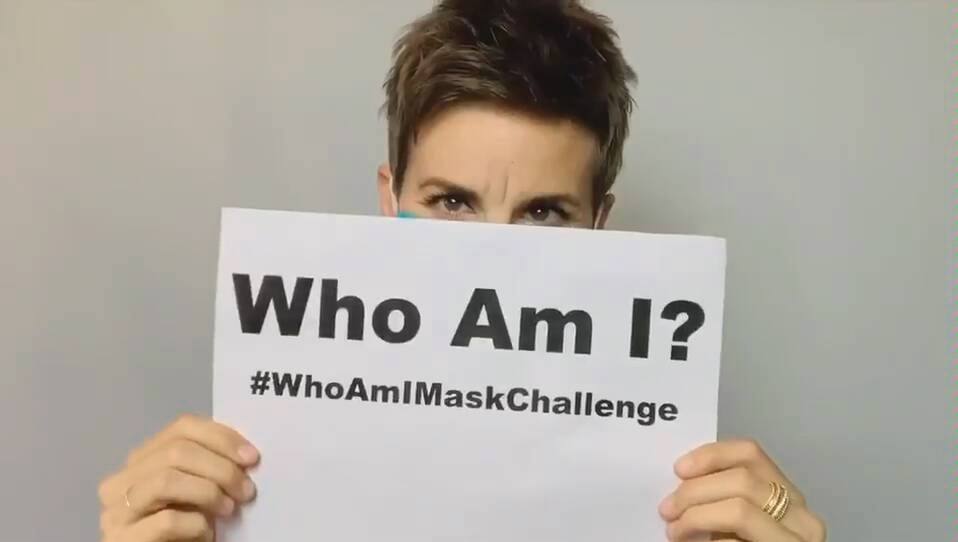 Jenn Colella金考拉 #WhoAmIMaskChallenge哔哩哔哩bilibili