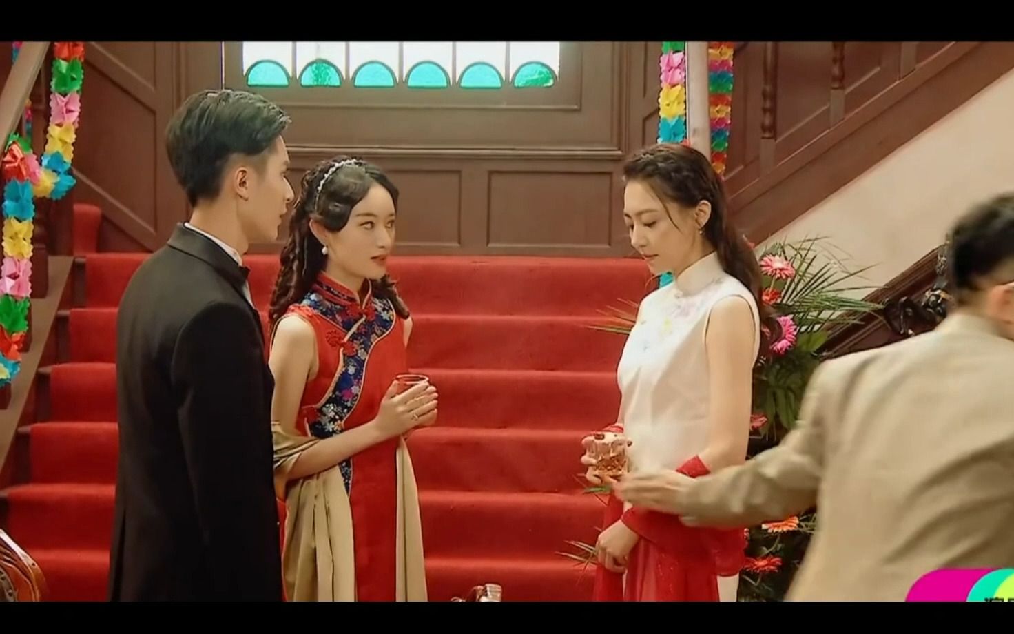 【烟雨蒙蒙&演员请就位】三个版本依萍参加如萍订婚宴