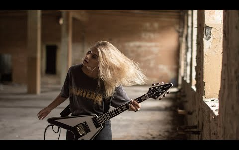 美女电吉他翻弹金属乐队metallicacreepingdeathrhyth