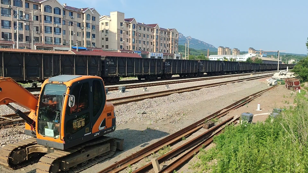 五龙背站 hxn3货列