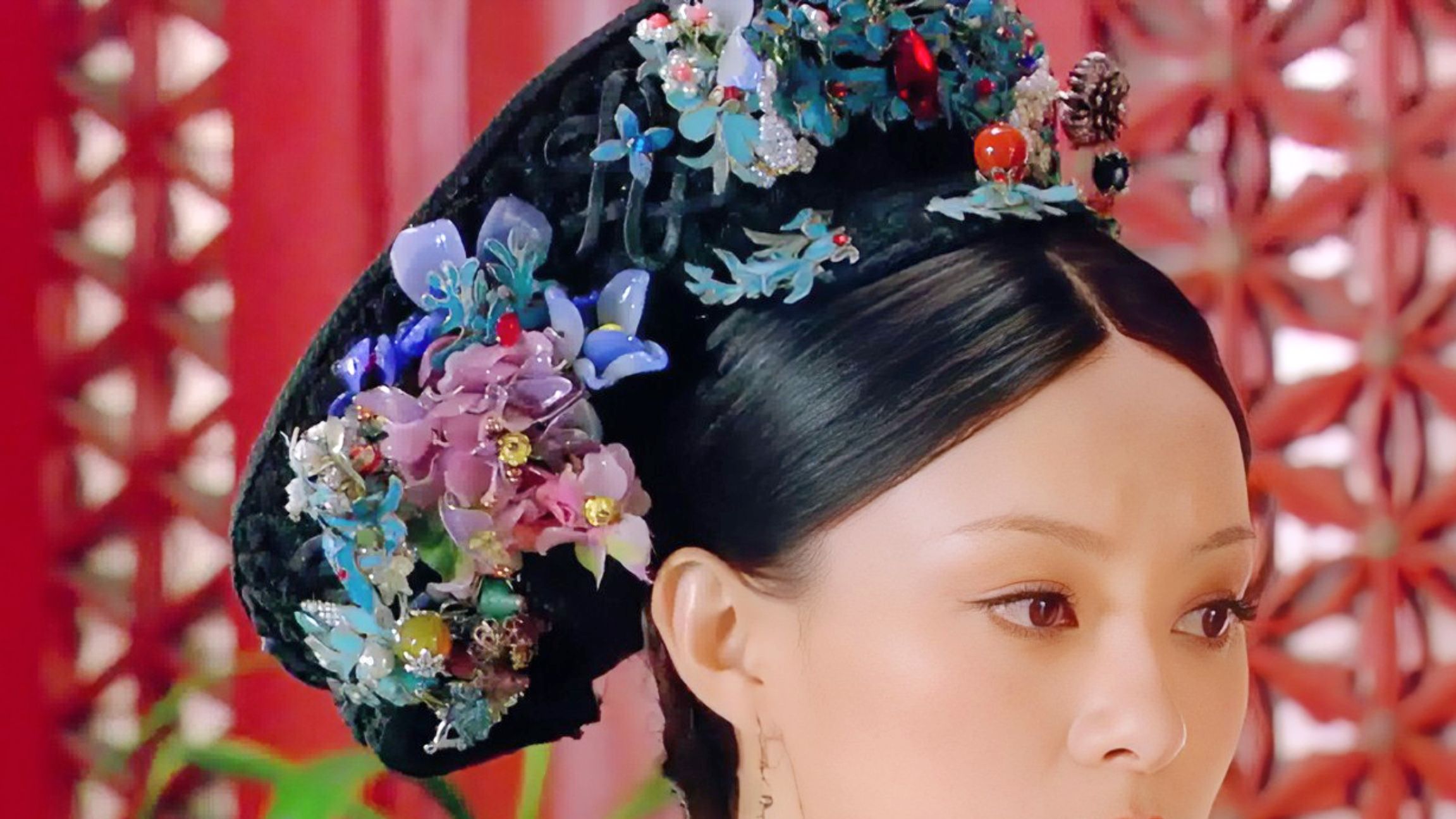 钮祜禄甄嬛回宫后,位分越高,钿子上的珠翠就越发冰凉华丽