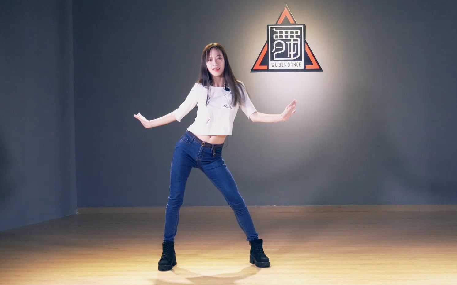 舞本舞蹈拍灰舞动作分解教学小雨