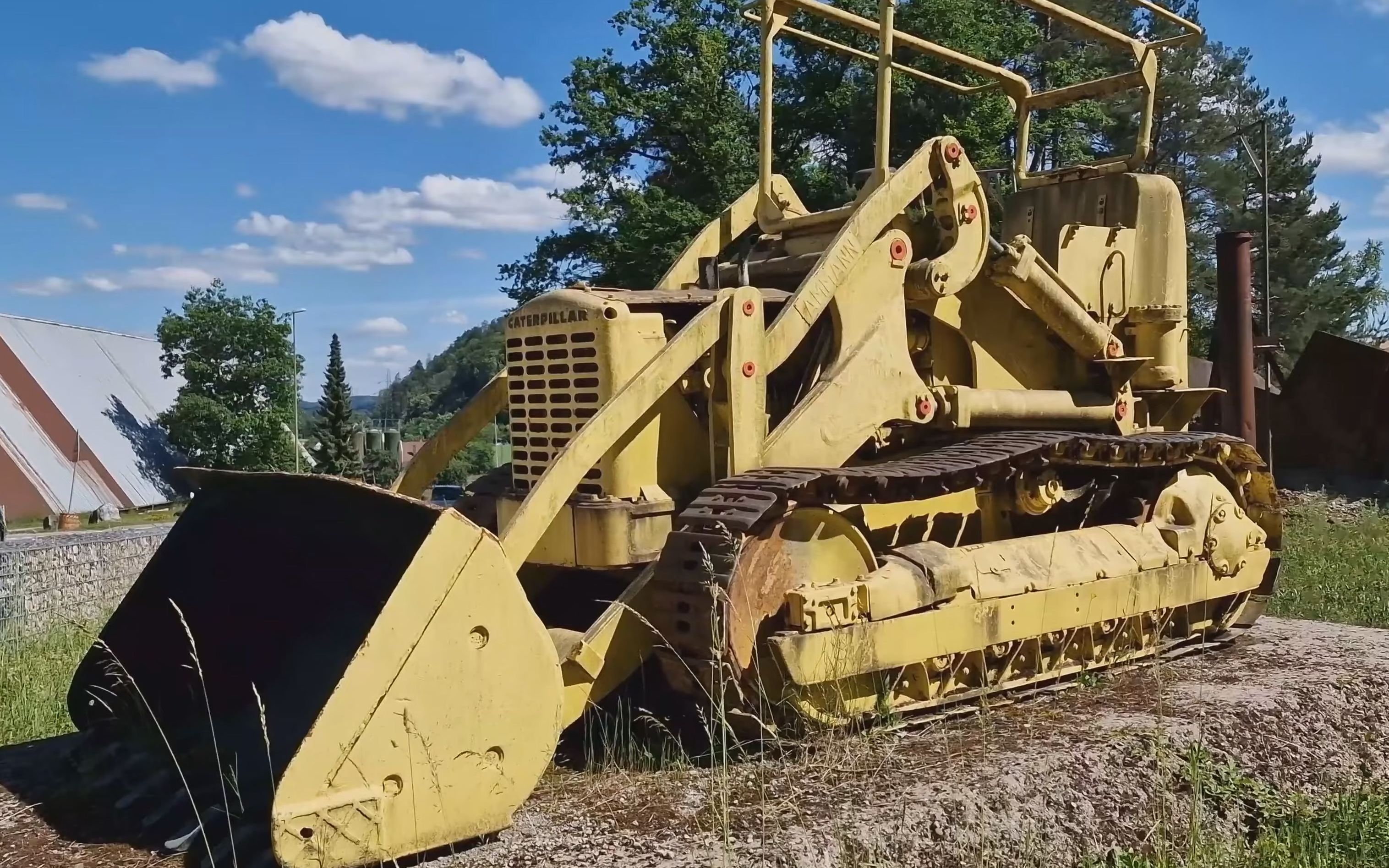 古老的cat 933f履带装载机实拍4k