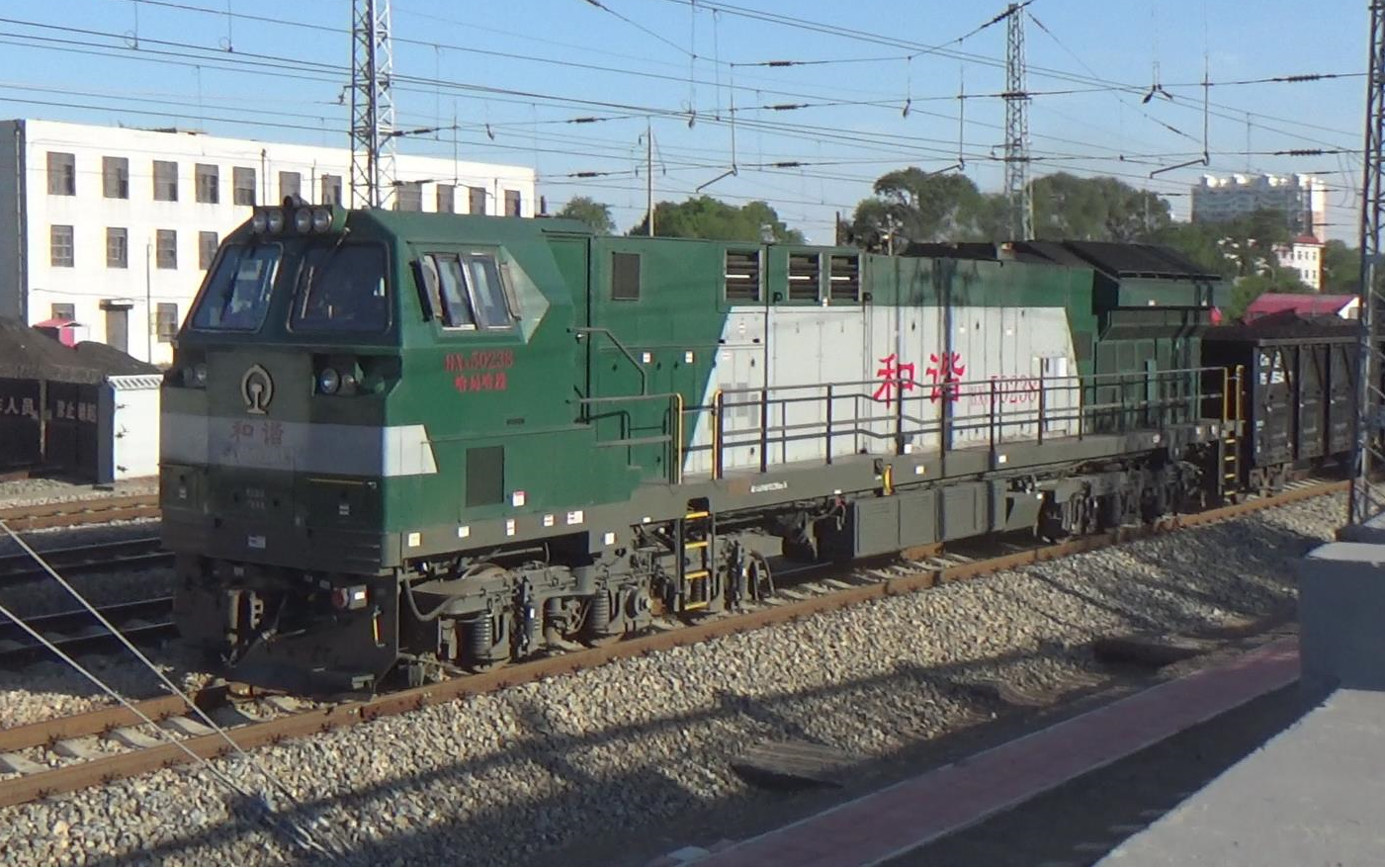 hxn50238 40159次摘挂列车快速进平齐线齐北场 2018.05.