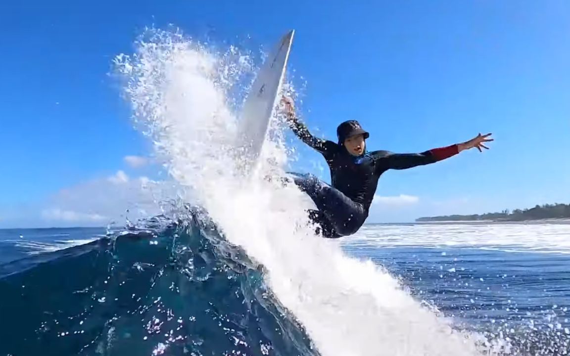 沉浸式水上冲浪!法国冲浪小哥带你体验乘风破浪的快感!哔哩哔哩bilibili