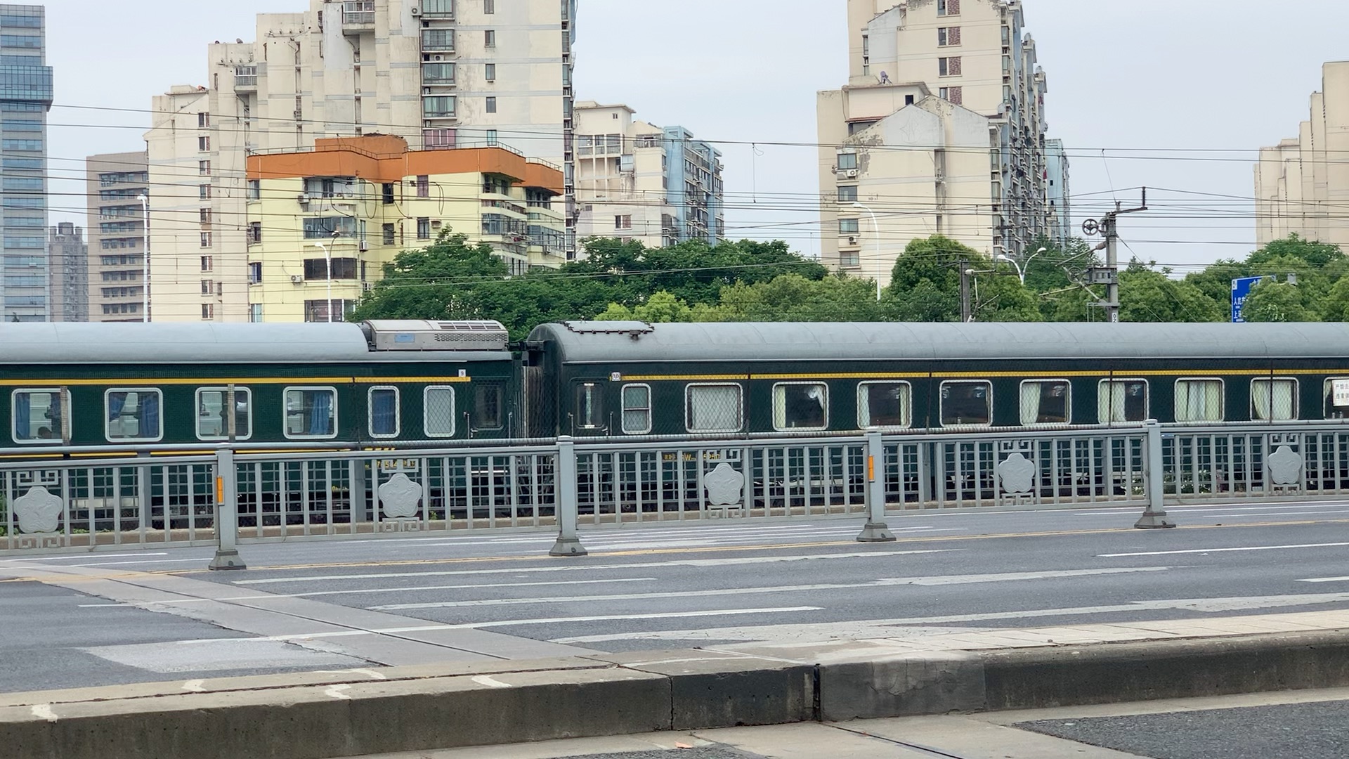 t111兰州-杭州 西局西段hxd3d0456