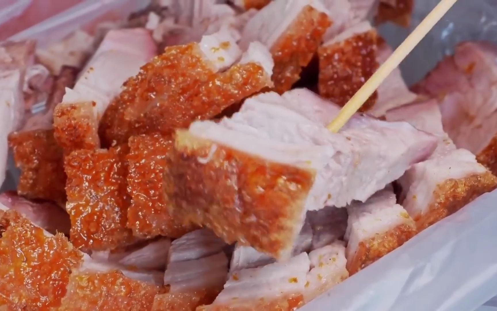 脆皮烤乳猪卤大肠Crispy roasted pork and stewed intestine哔哩哔哩bilibili