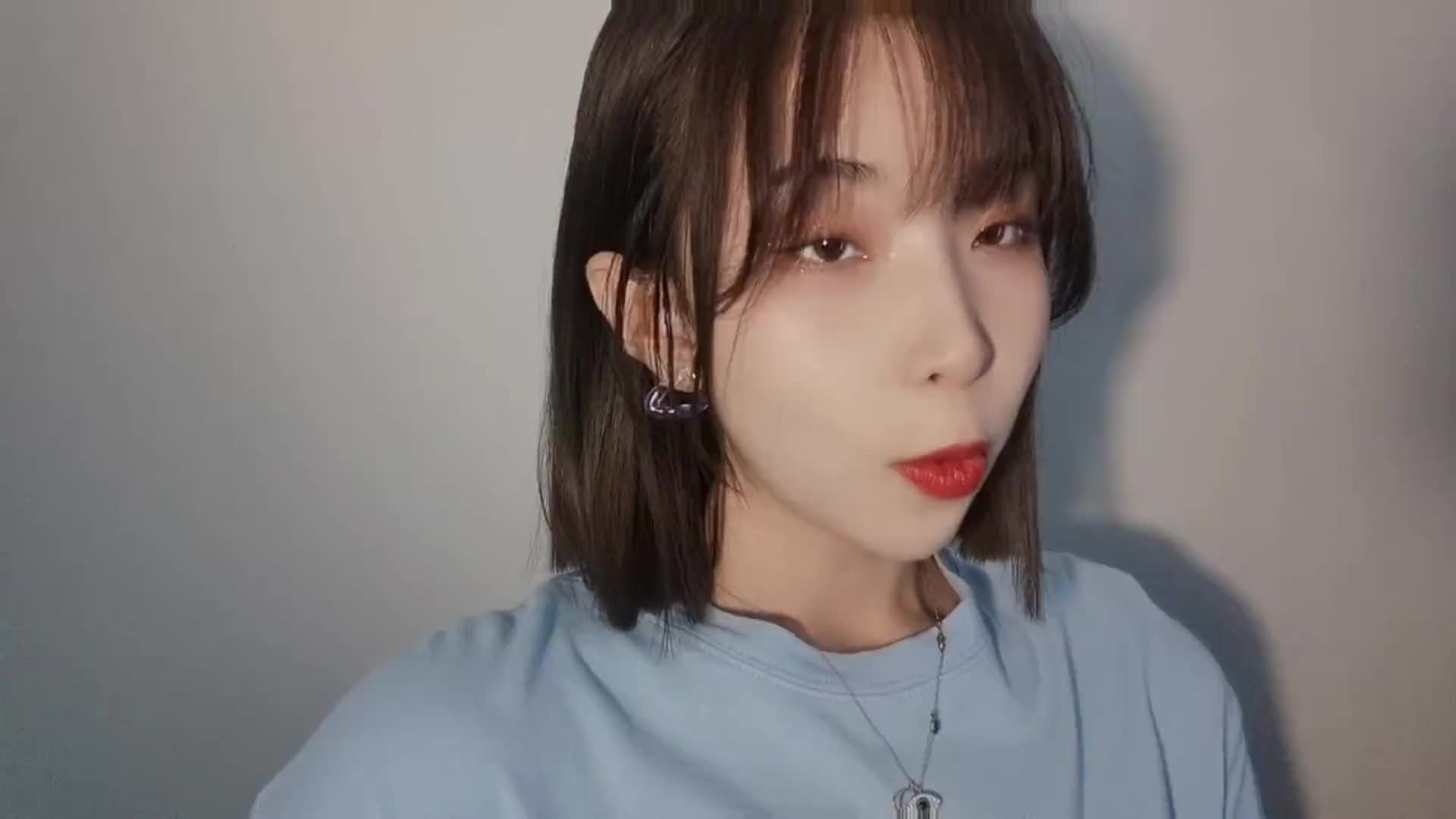 青丝翻唱伴奏是唐伯虎annie姐姐哒