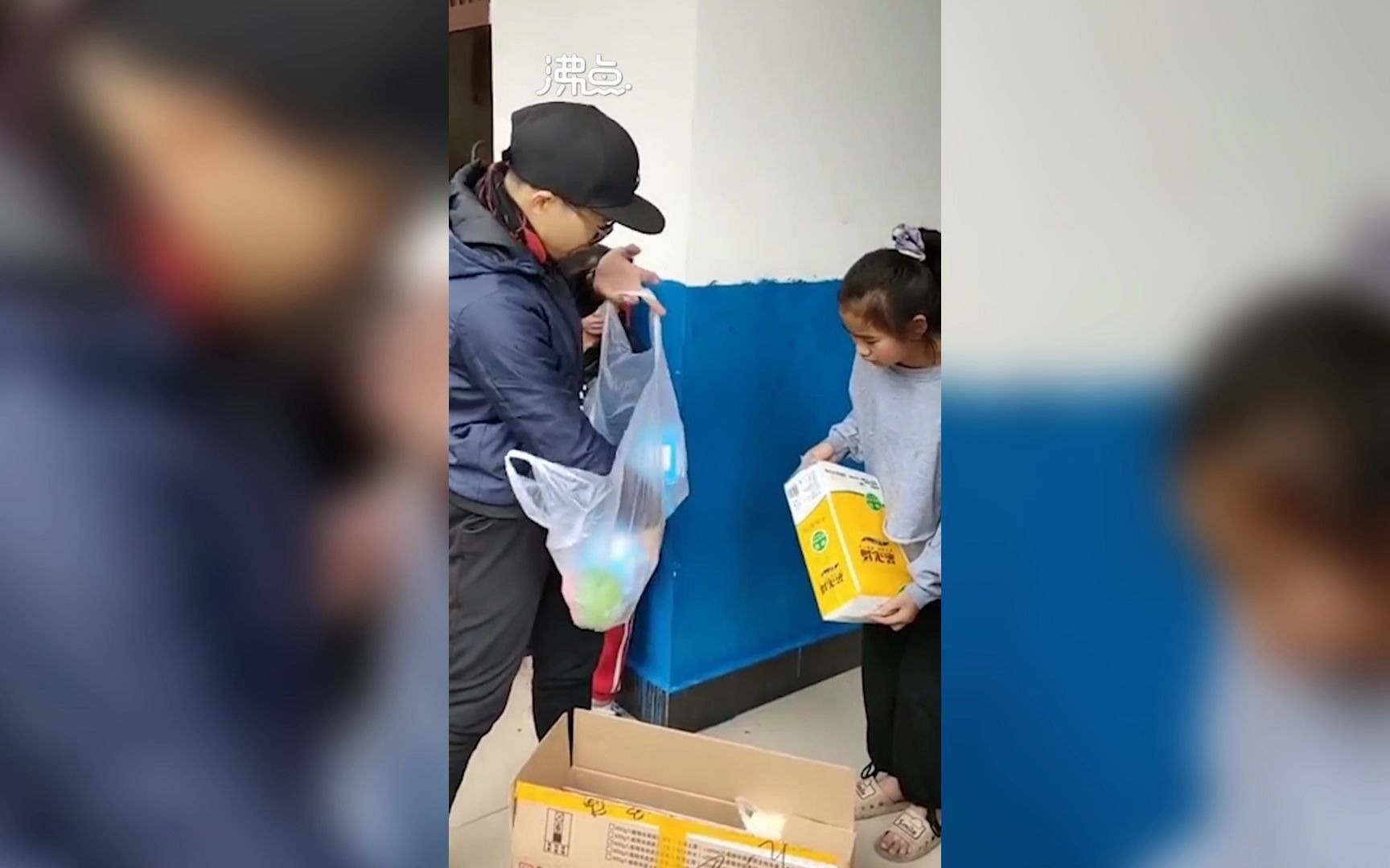山村支教老师给女生发卫生巾这是不用害羞的事情