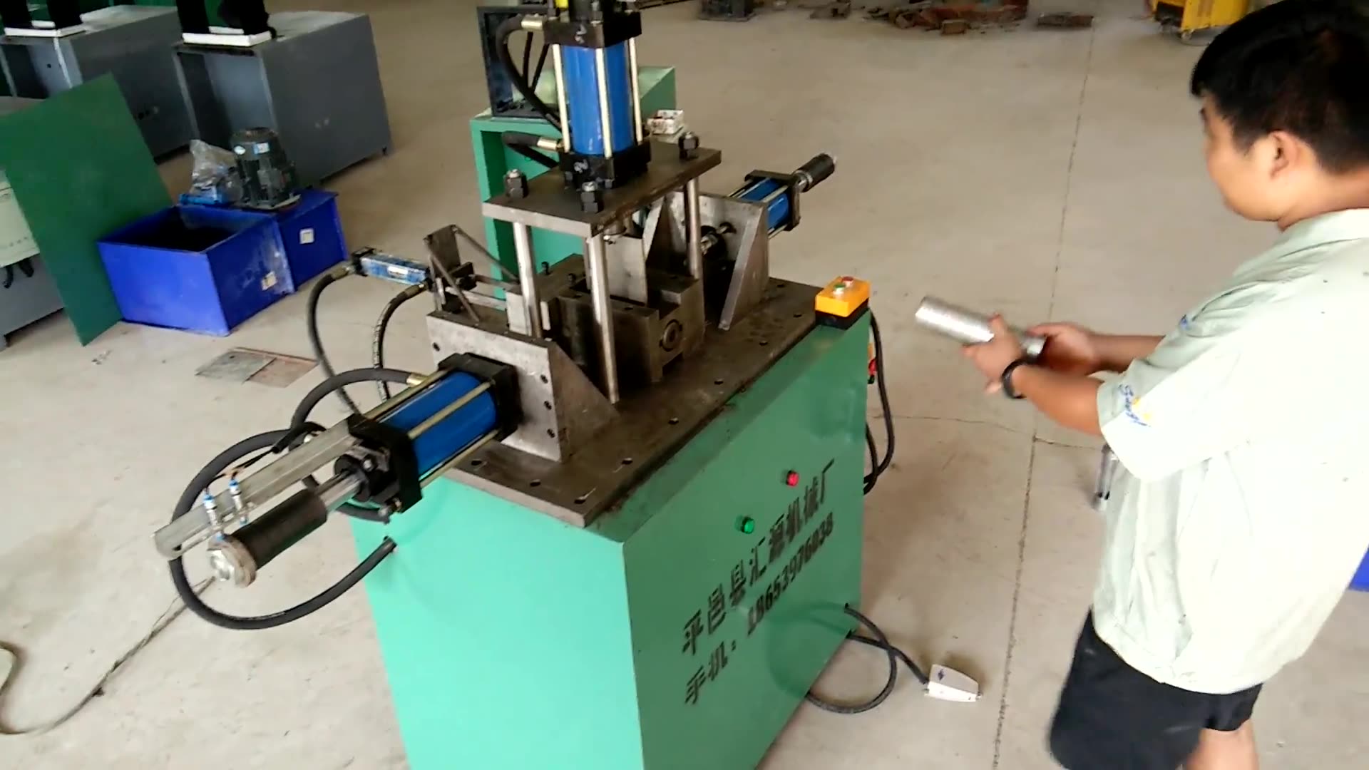 圆管冲孔机圆管打孔机模具两侧冲孔很实用.