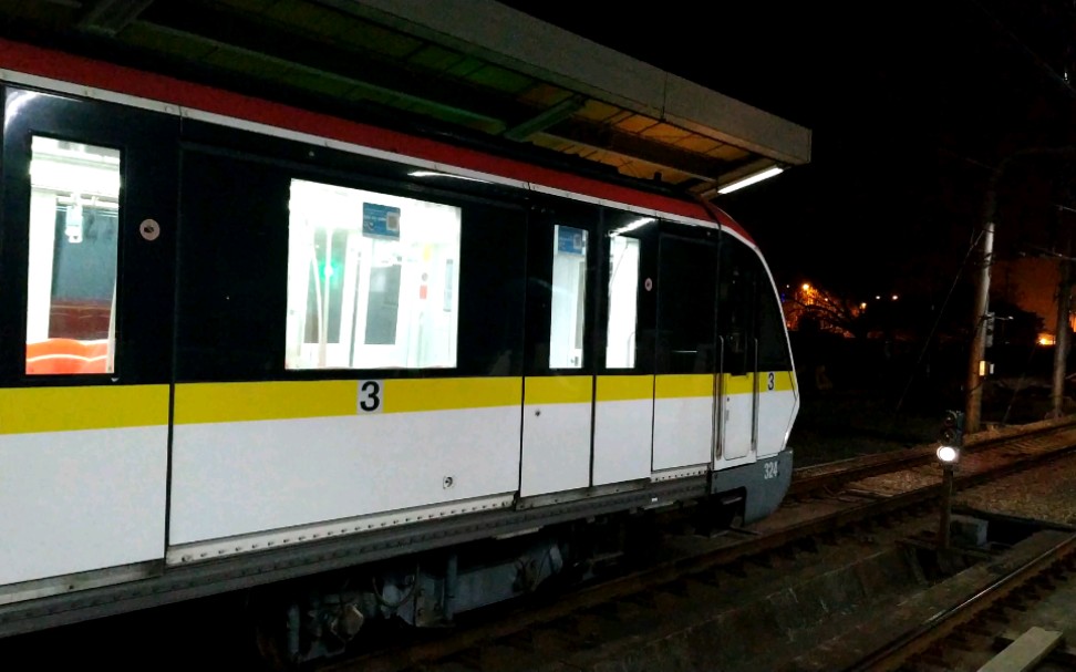 地铁上海地铁3号线石龙路站折返入库