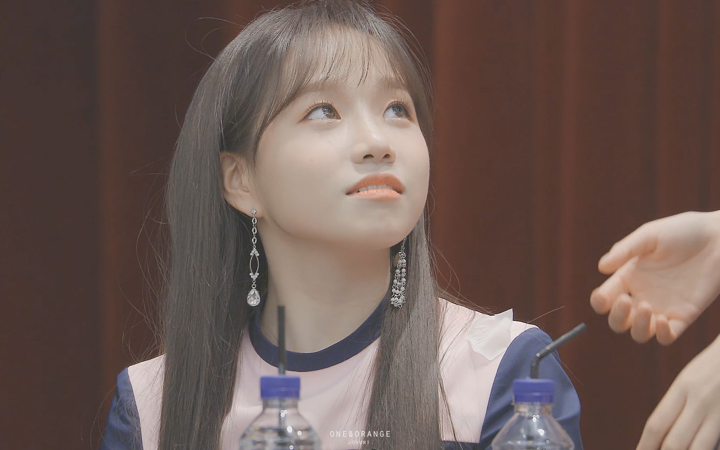 【曺柔理】这么可爱的眼神谁能顶得住啊! 190414izone签售会饭拍高清