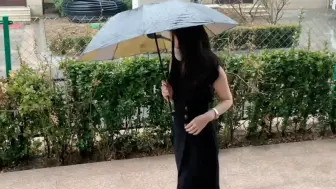 Tải video: 就喜欢下雨天