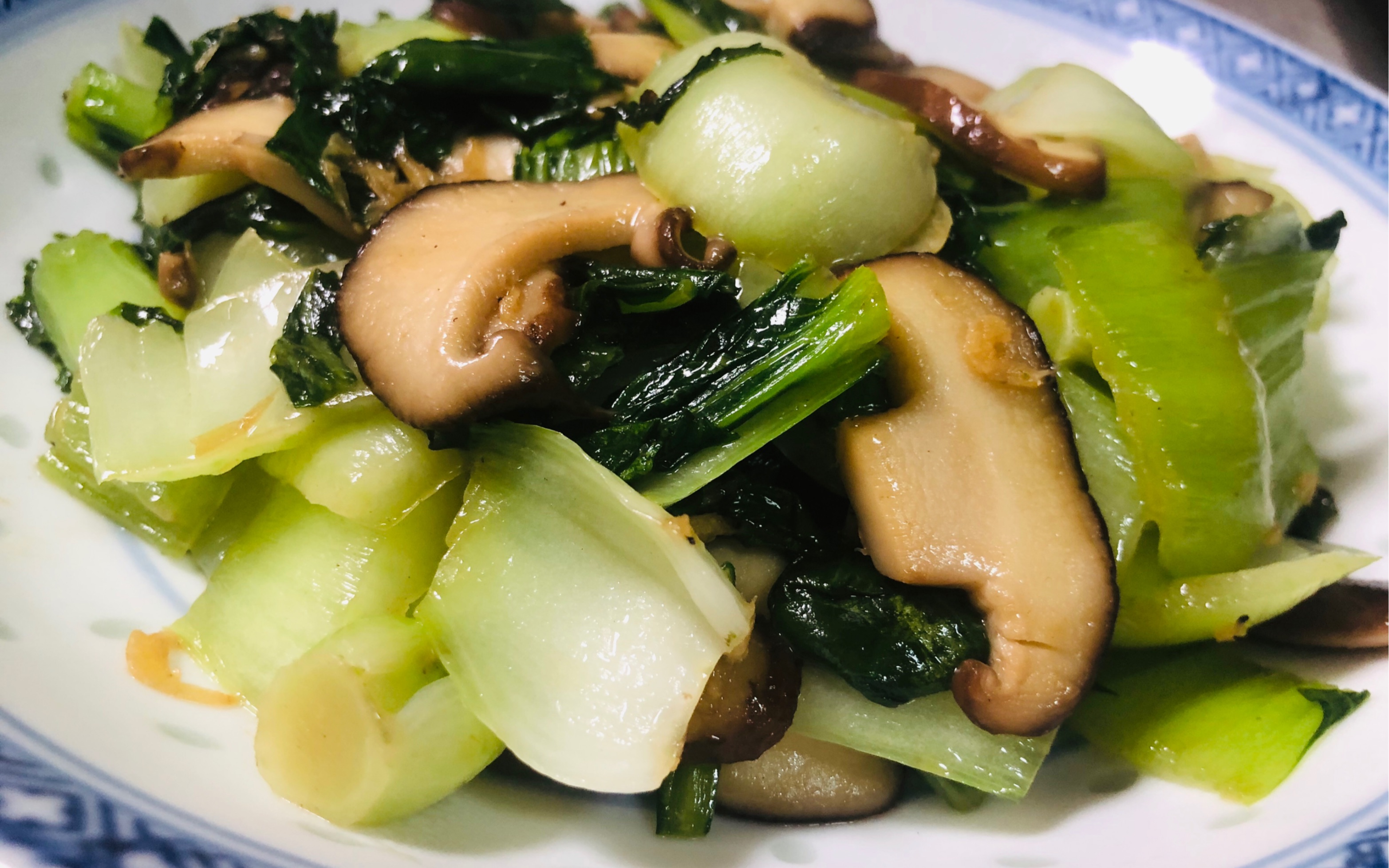 《上海话教做菜》香菇炒青菜