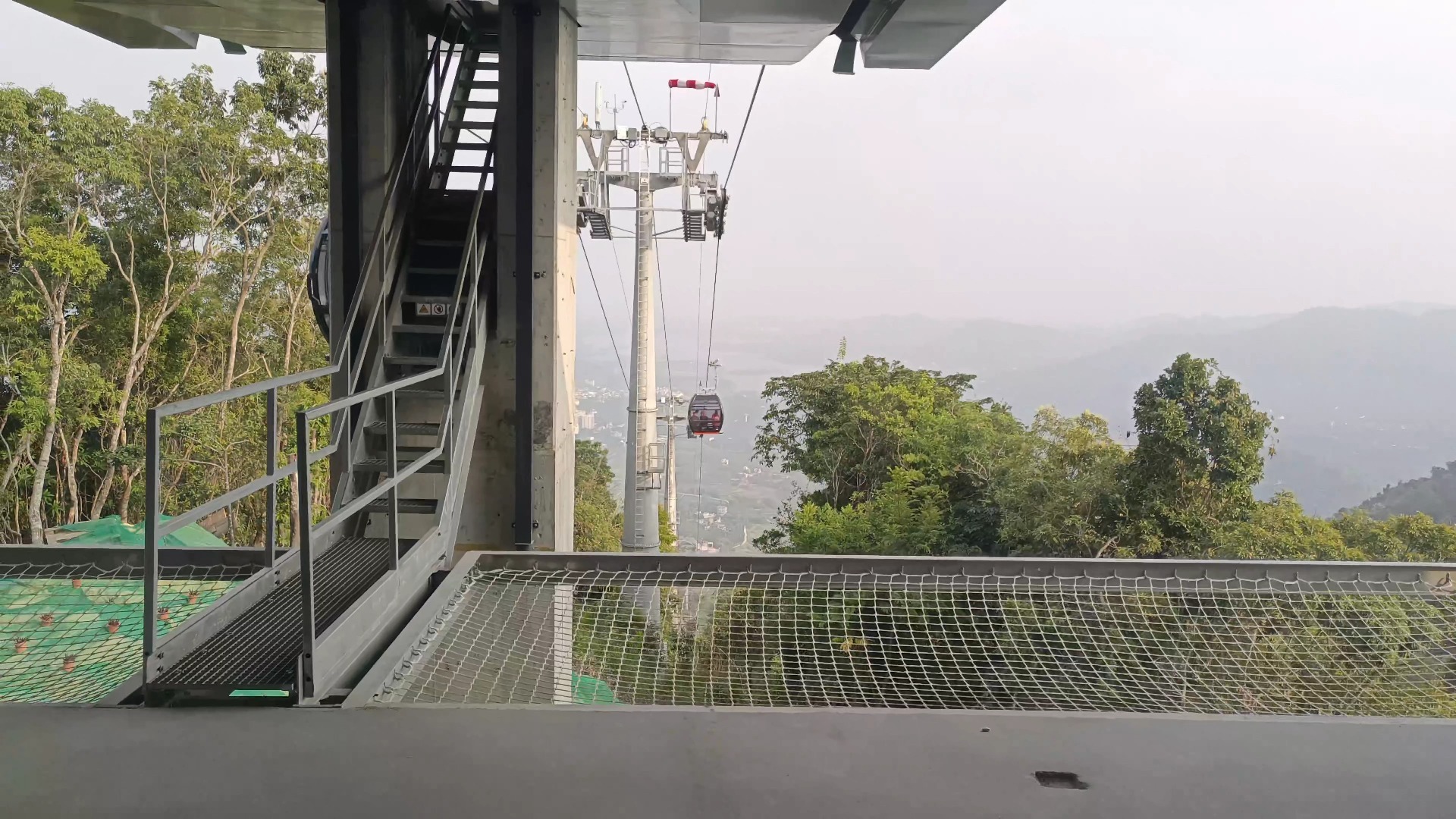 4K60 帧超清记录，亚龙湾热带天堂森林公园缆车下山，解锁绝美热带风光