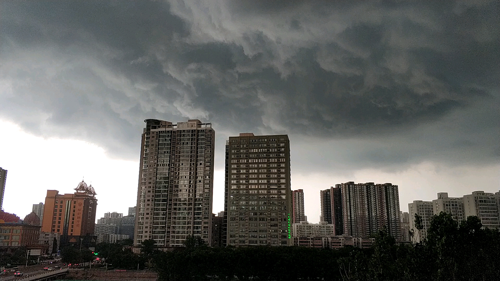 郑州特大暴雨图片