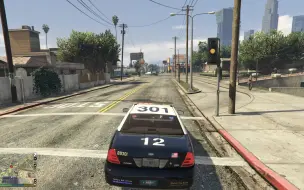 Télécharger la video: 【GTAonline】：LAPD维多利亚皇冠在线执法-追击装甲车辆实录