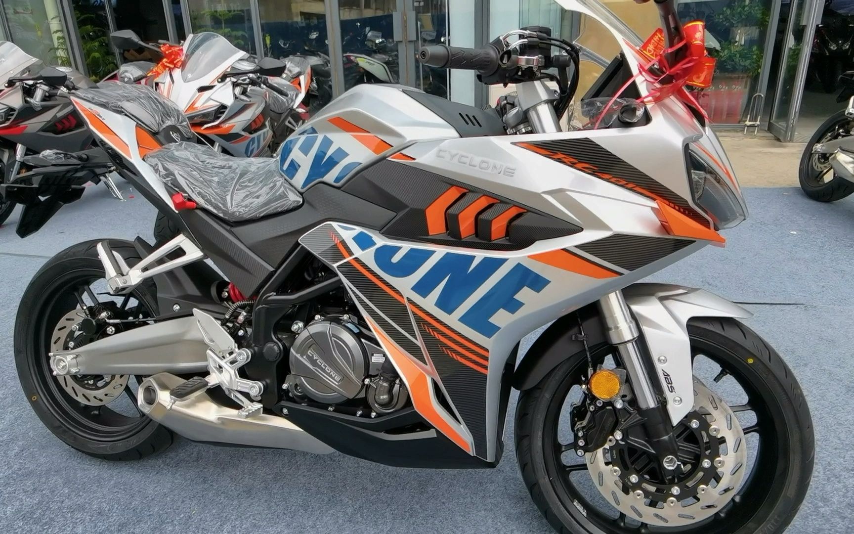 288万的售价宗申rc401仿赛400的排量外观颜值高