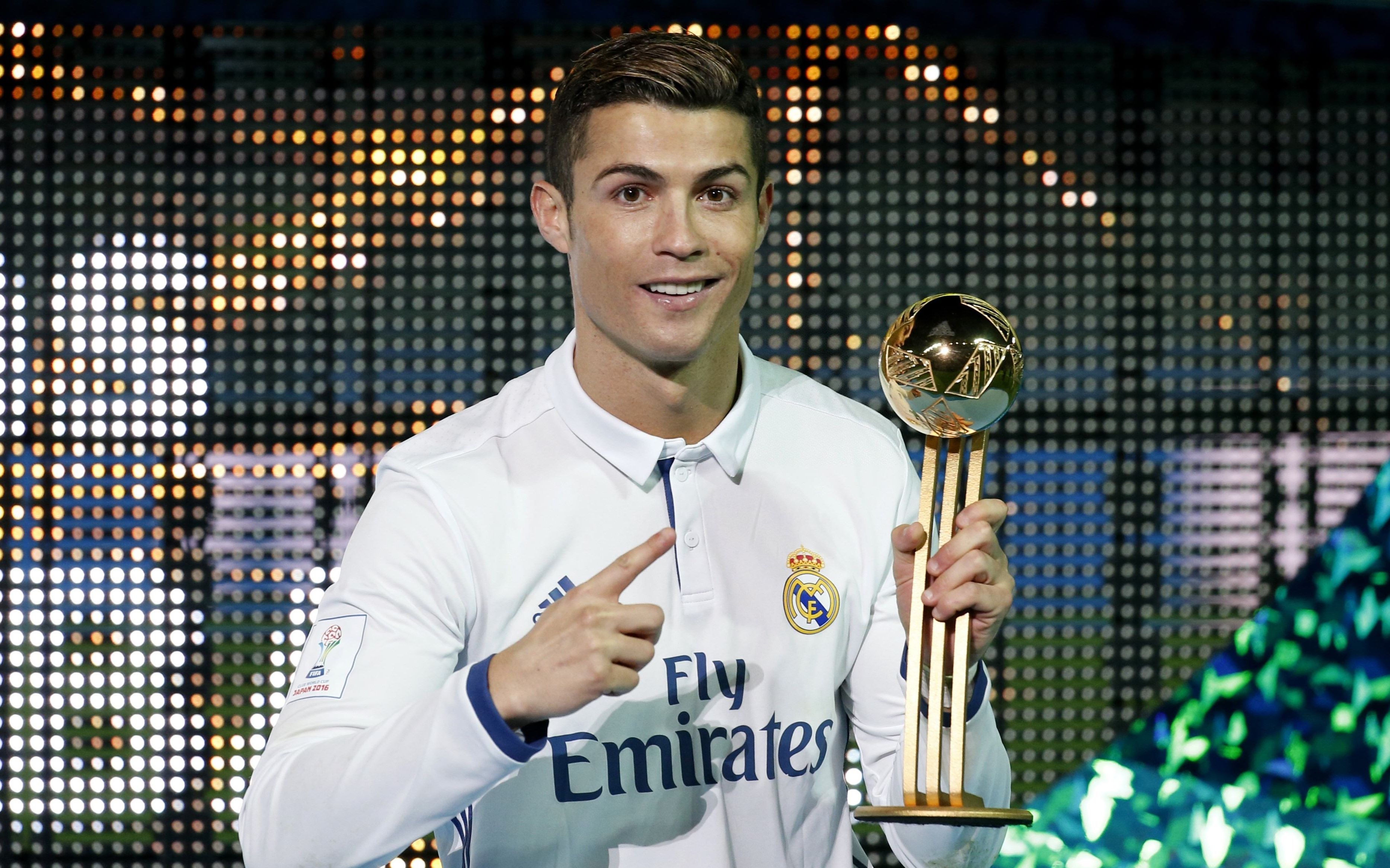 c罗最开心的一年!1617赛季精彩回顾!