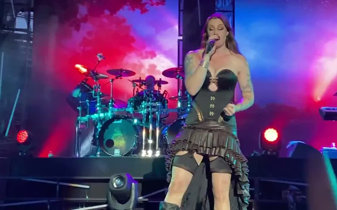 [图]nightwish - elan live HD Nîmes festival 02072022, devant la scène, vue fosse