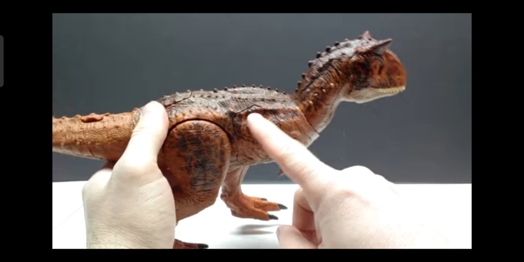 转载美泰侏罗纪世界战损牛龙追踪者,恐龙测评老外安迪又买到了新恐龙