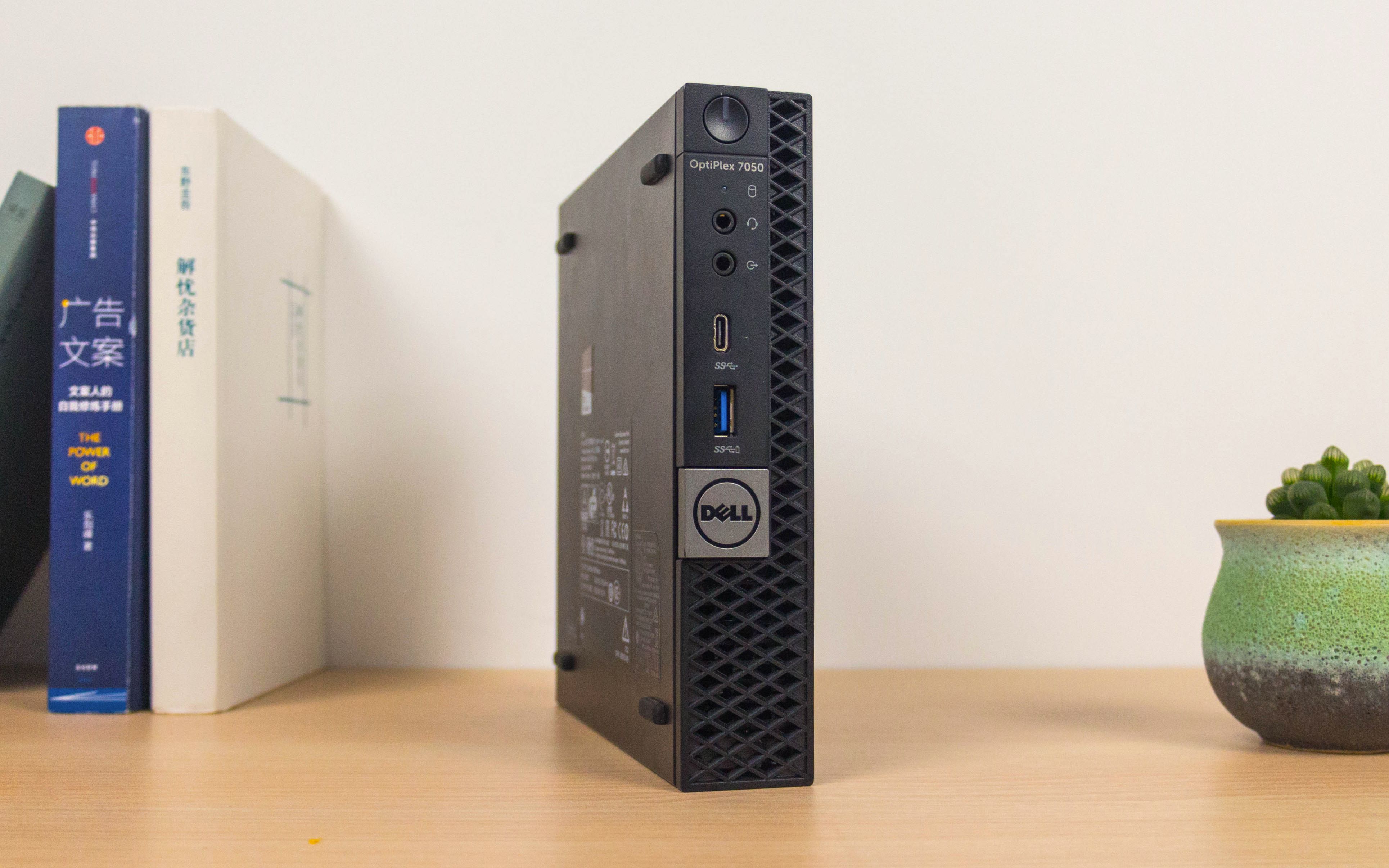 【热点拆机】60秒拆解戴尔optiplex 7050微型工作站_哔哩哔哩 (゜-゜)