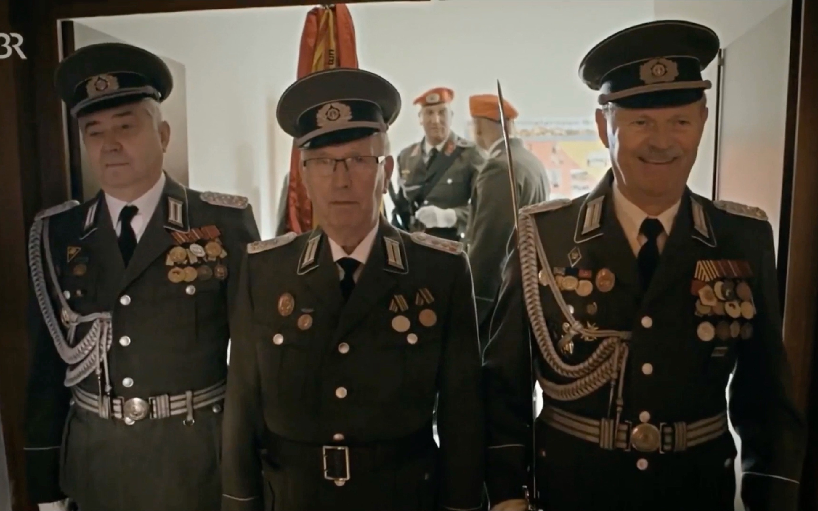 东德人民军老兵聚会高奏约克军团进行曲