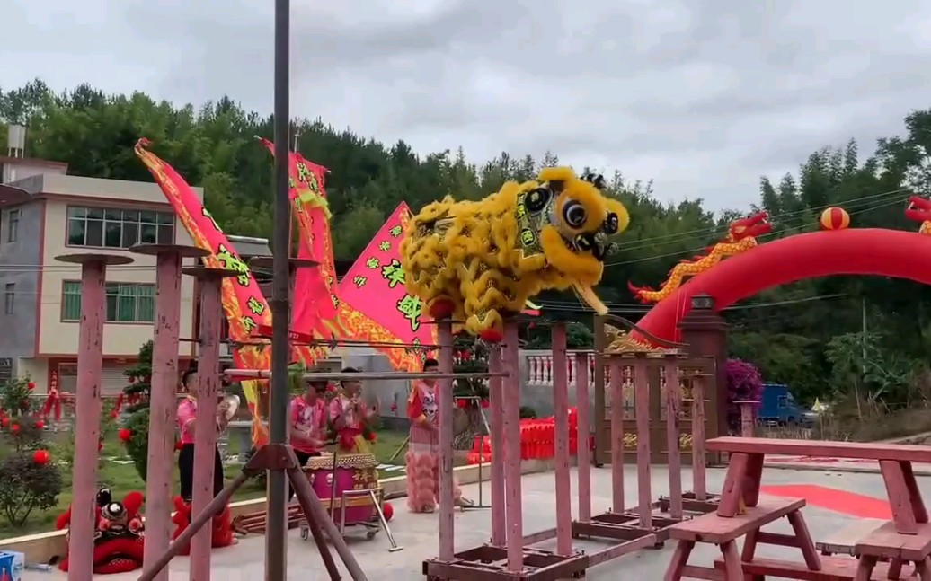 非物質文化遺產舞獅梅花樁表演