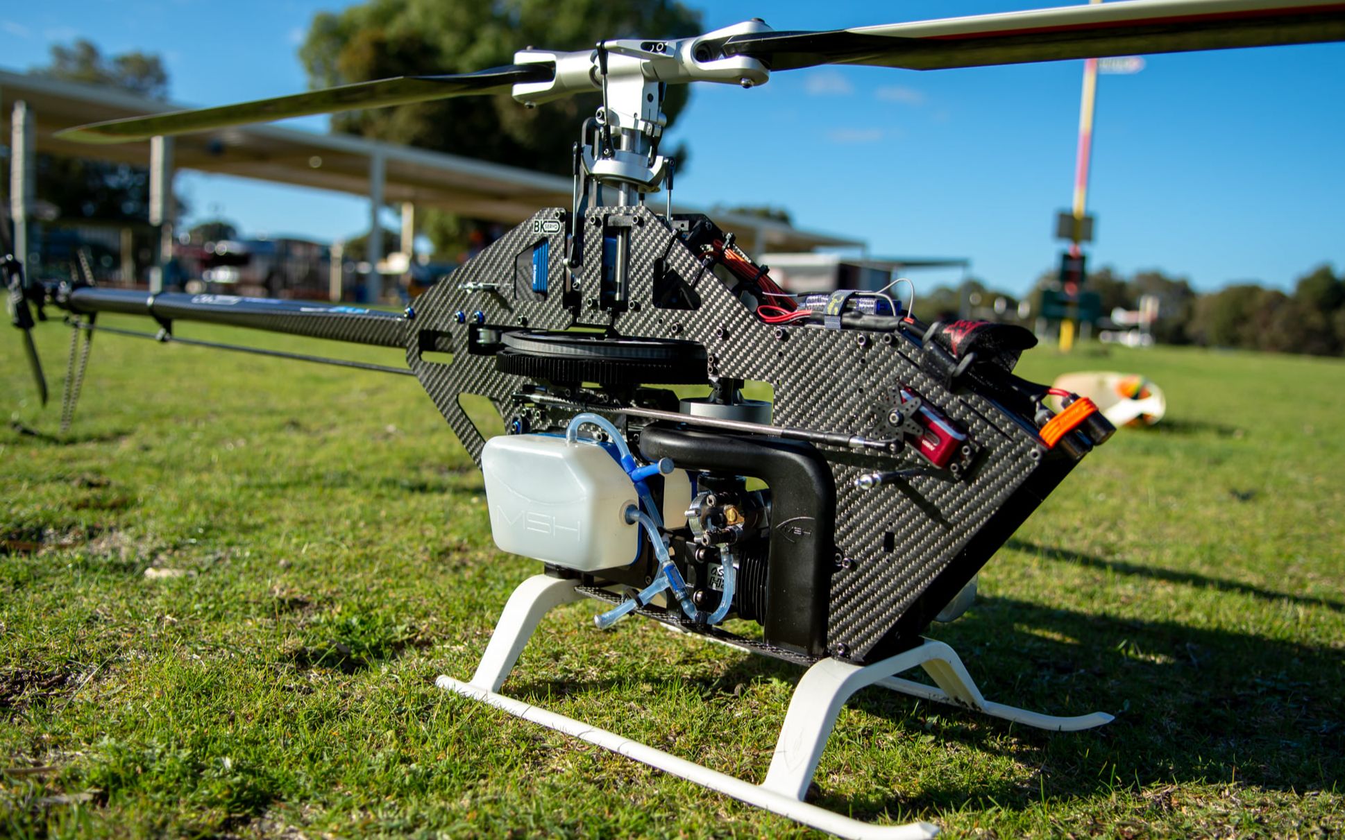 小罗模型 xlpower protos 700 nitro夜航表演 油动直升机暴力飞行