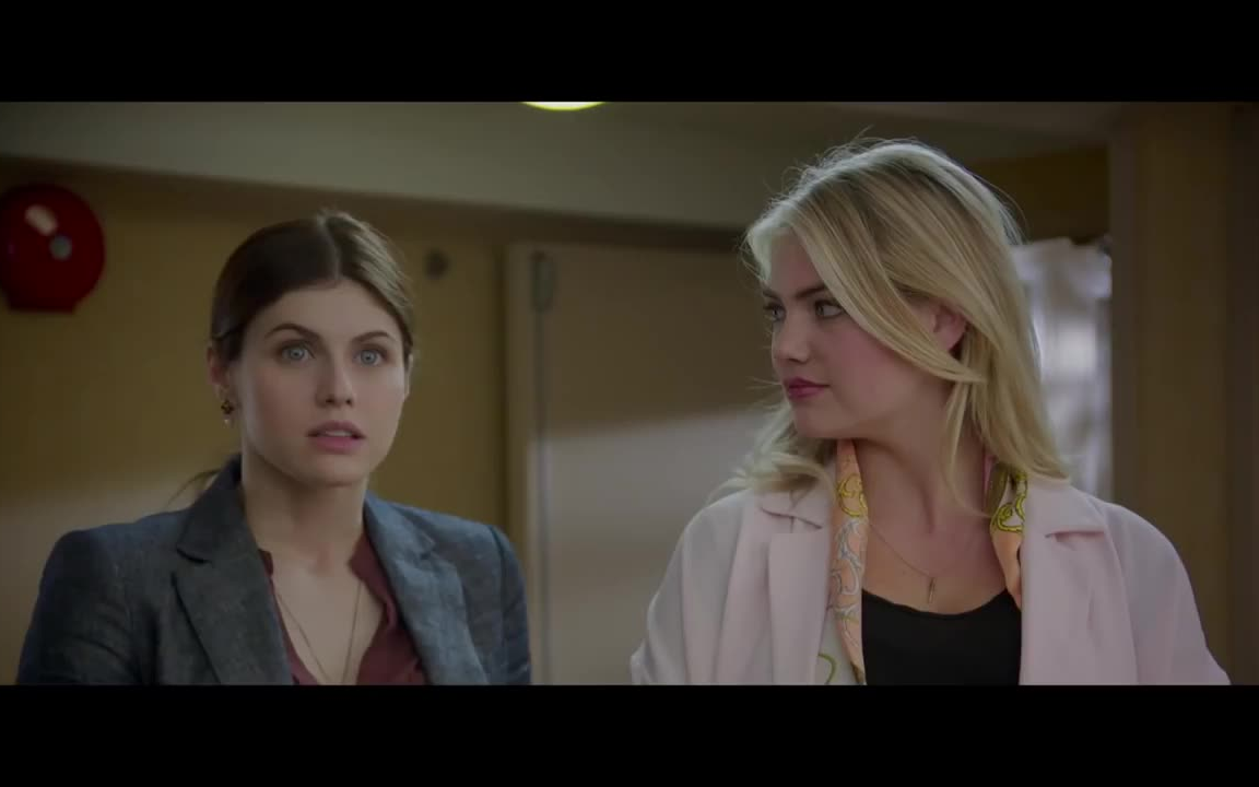 叠层衫 亚历山德拉ⷨ𞾨𞾩‡Œ奥(Alexandra Daddario)和凯特ⷮŠ阿普顿(Kate Upton)在新预告片中为爱而战哔哩哔哩bilibili