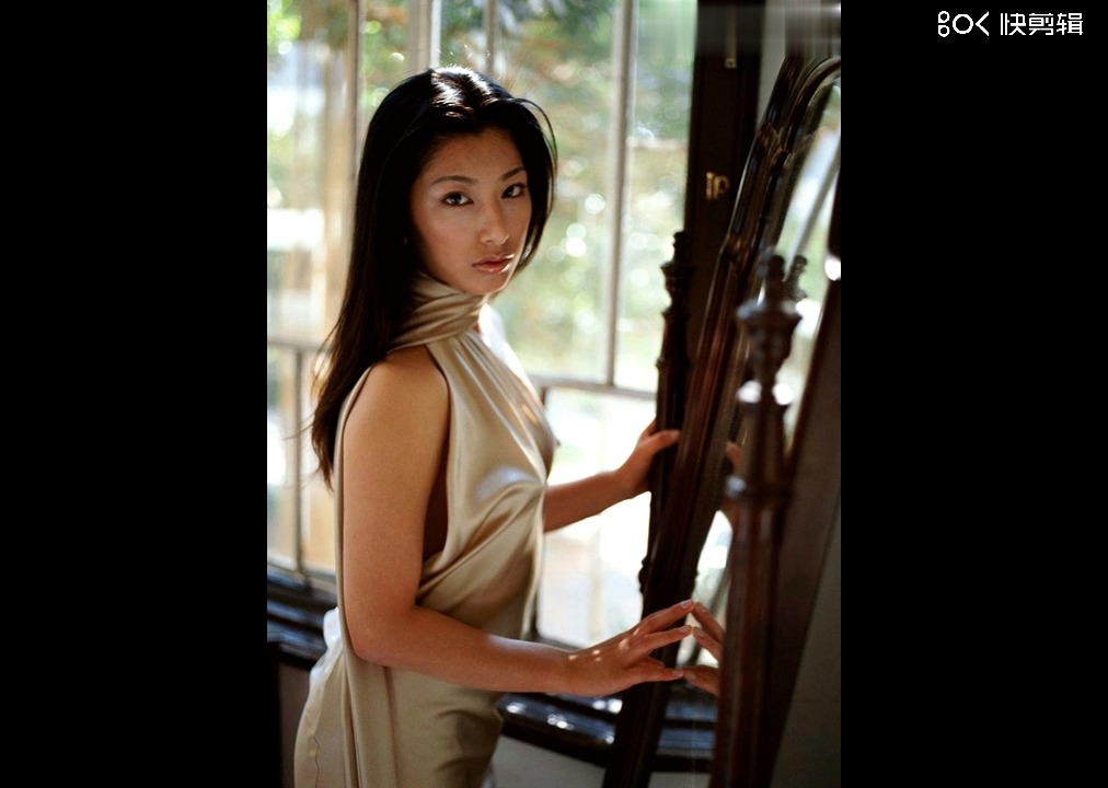 日本经典女艺人朝河兰（朝河蘭）的怀旧写真作品