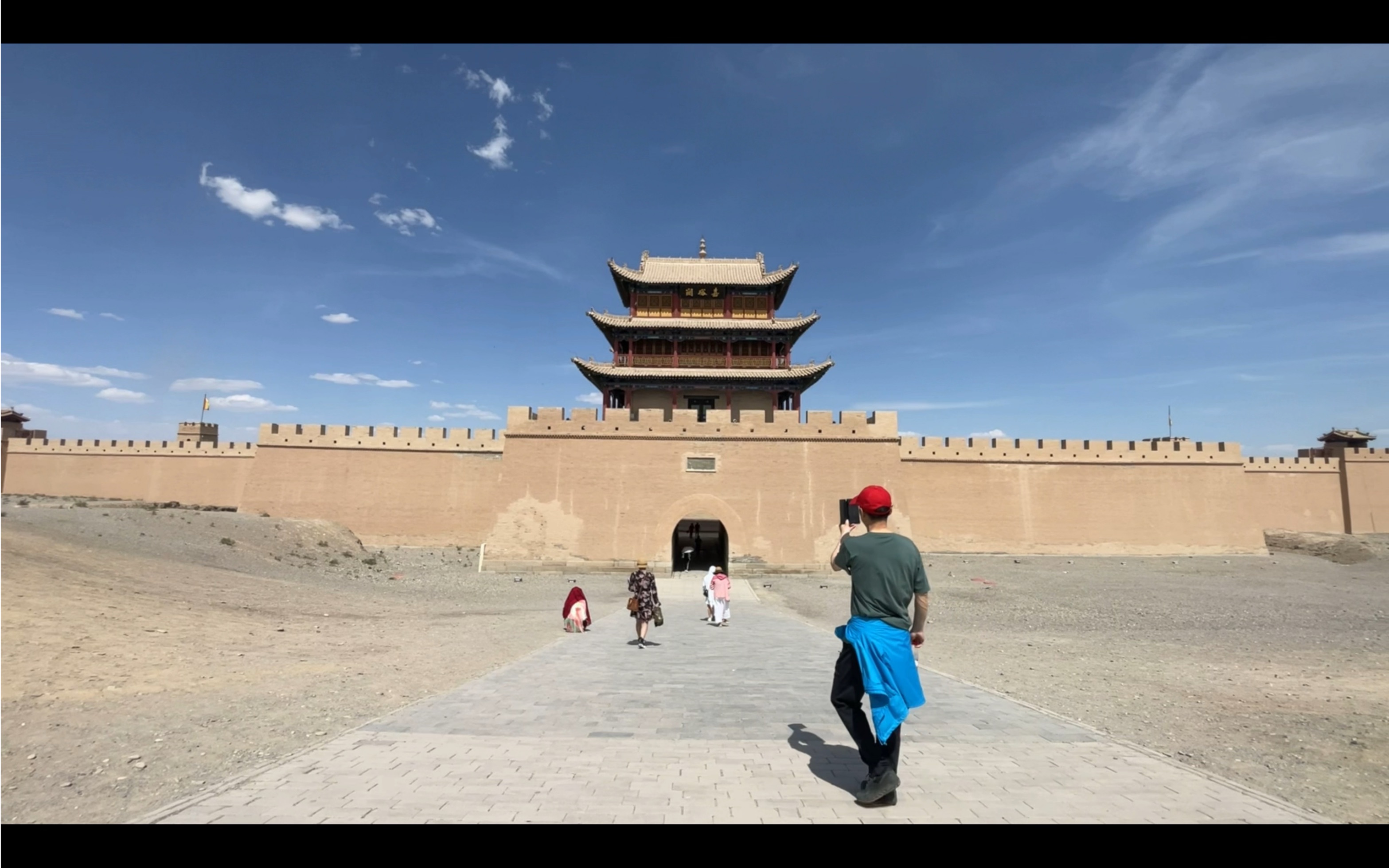 冒着酷暑游览嘉峪关景区,沉浸式体验雄伟壮丽的古代城防哔哩哔哩bilibili