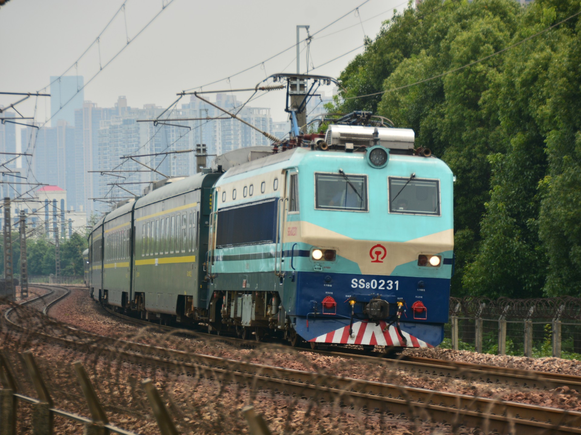 京广线长沙段拍车:追寻最后的蓝色小闪电