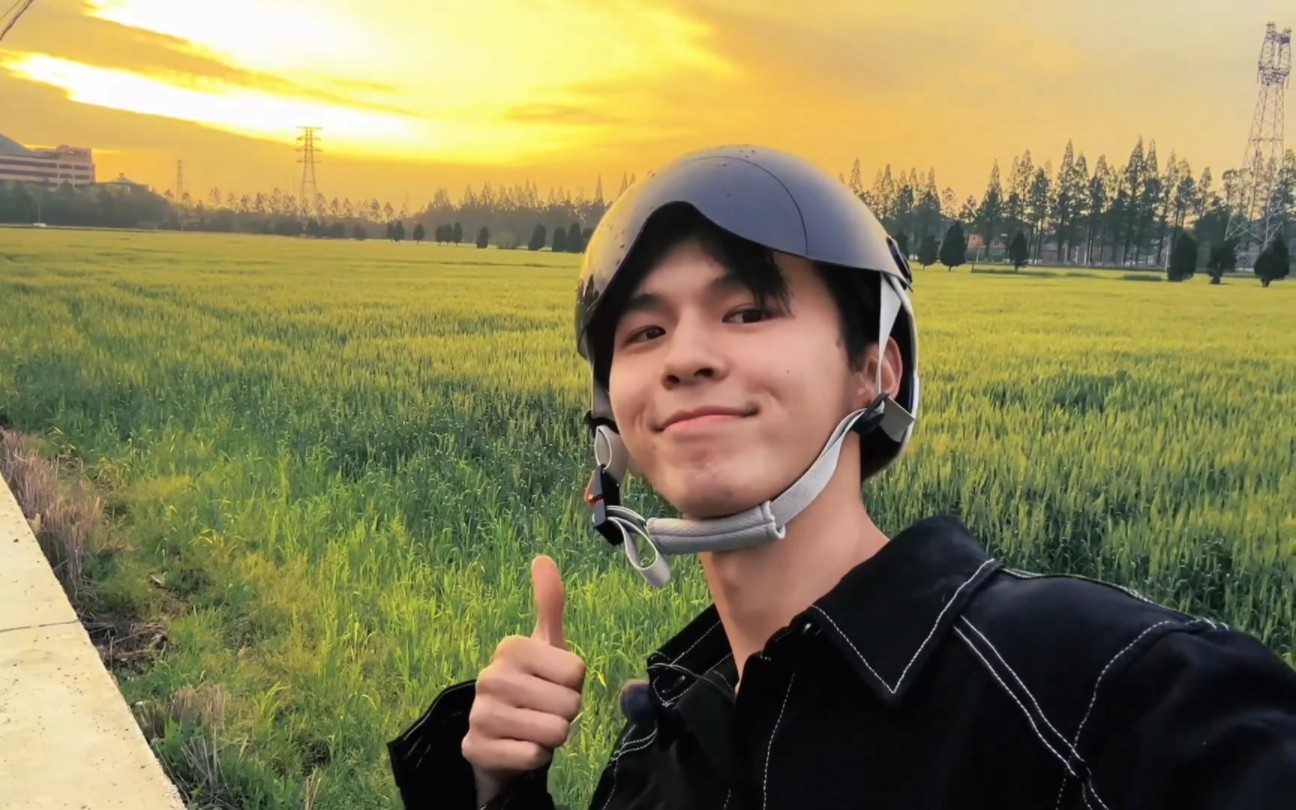 怎么会有人喂鸭子都这么帅!【种地吧何浩楠】