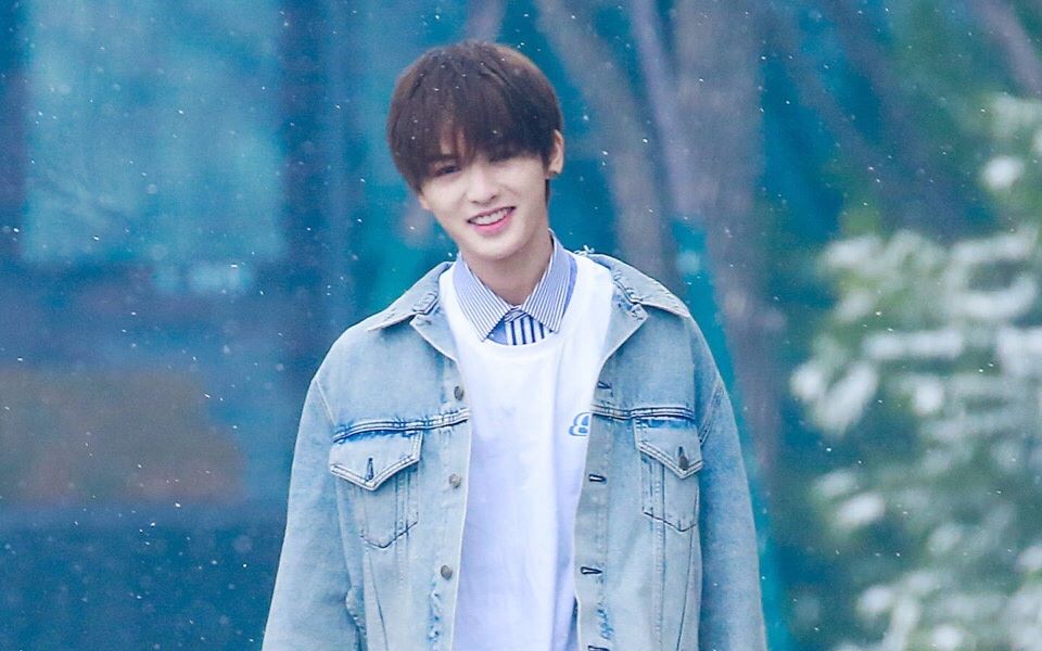 【朱正廷】 梦回大厂,偶练舞台混剪!出道三个月快乐!