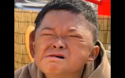 小马云竟然哭了,思念哥哥的范小勤彻底绷不住了