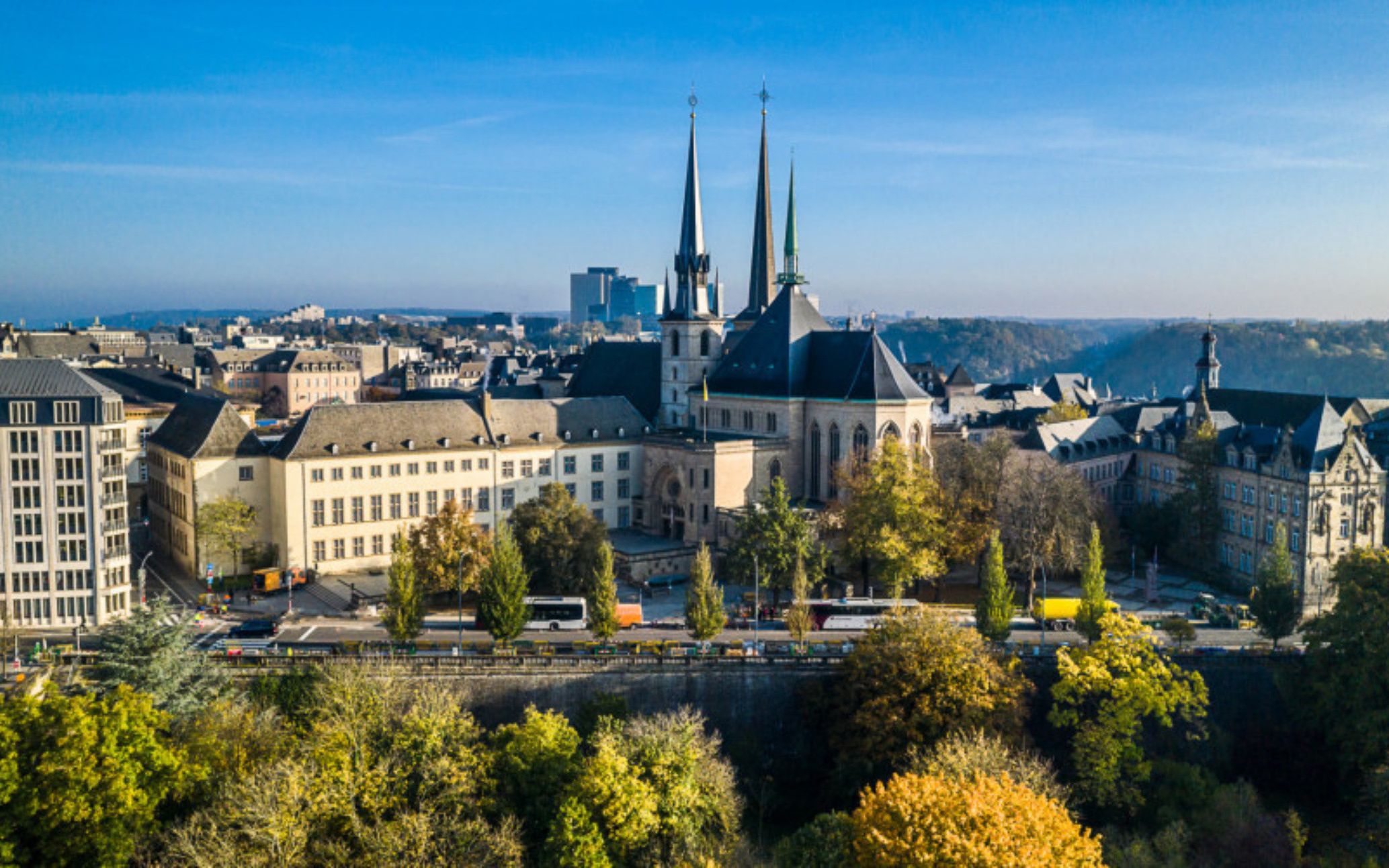 七丘之城世界最富有的城市之一全球第二大基金管理中心卢森堡城卢森堡