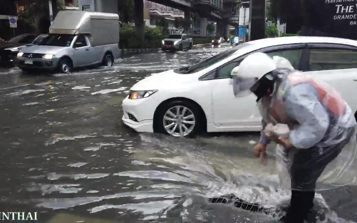 [图][4K]走在泰国曼谷的暴雨中（从Asok到Nana）