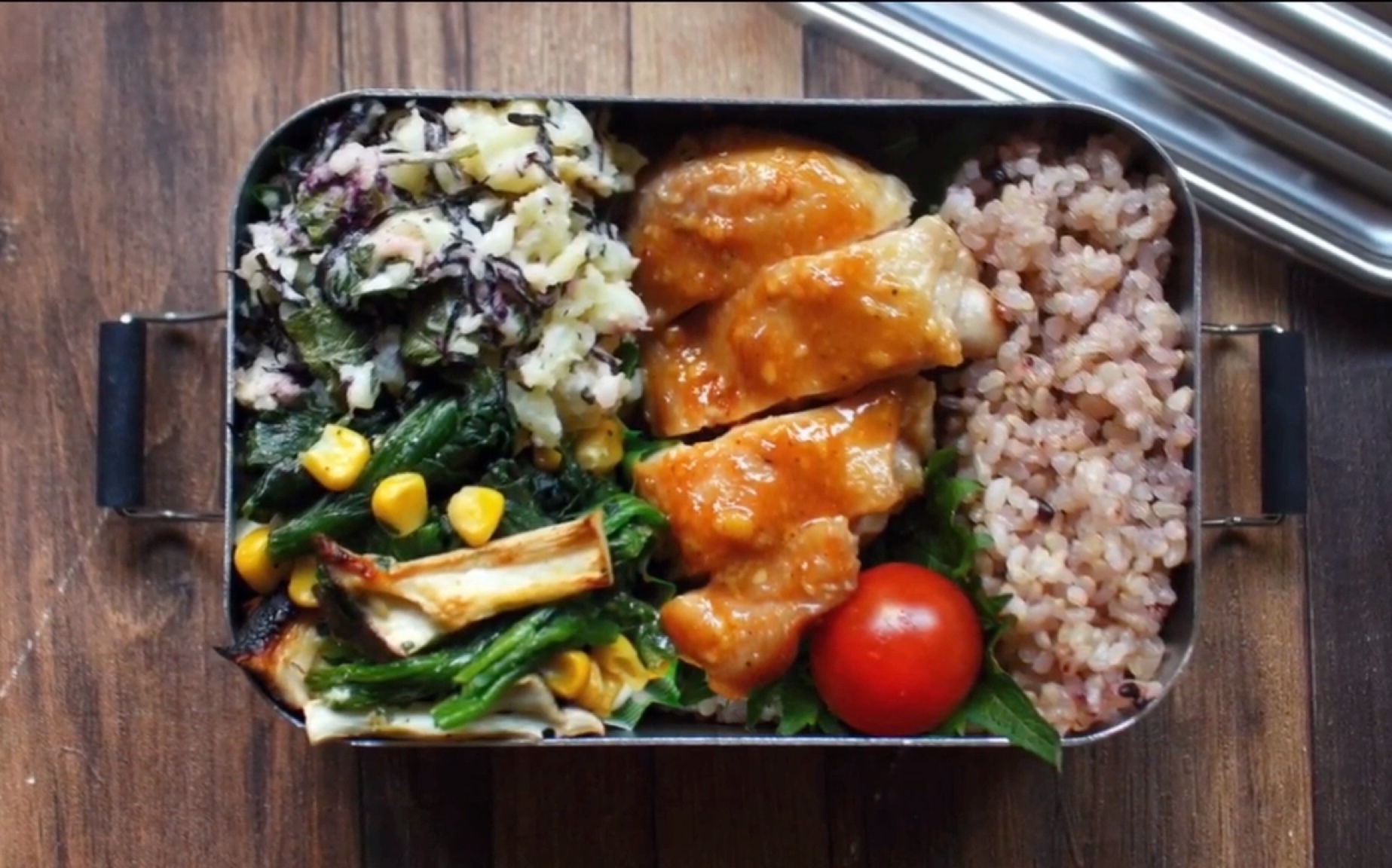 【日式便当】午餐一人食|美乃滋酱汁煎鸡肉,烤菠菜玉米香菇,紫苏土豆