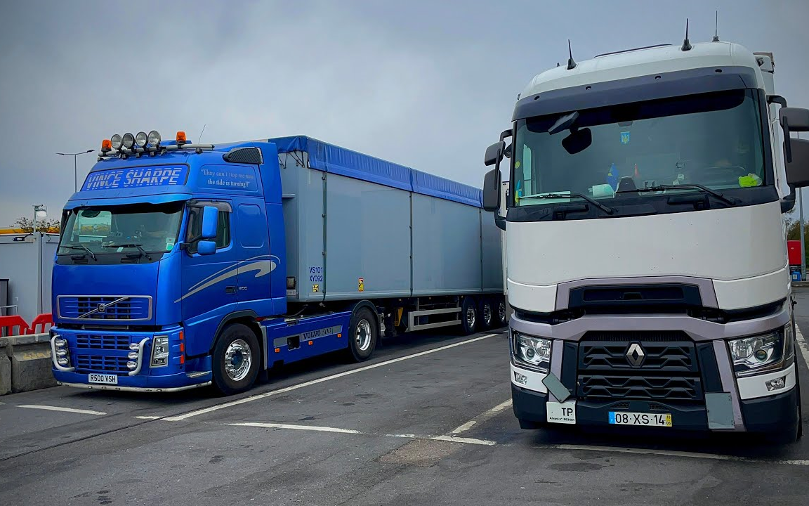 【汽车文化】欧卡路拍 英国某服务区的卡车合集 街拍卡车 斯堪尼亚