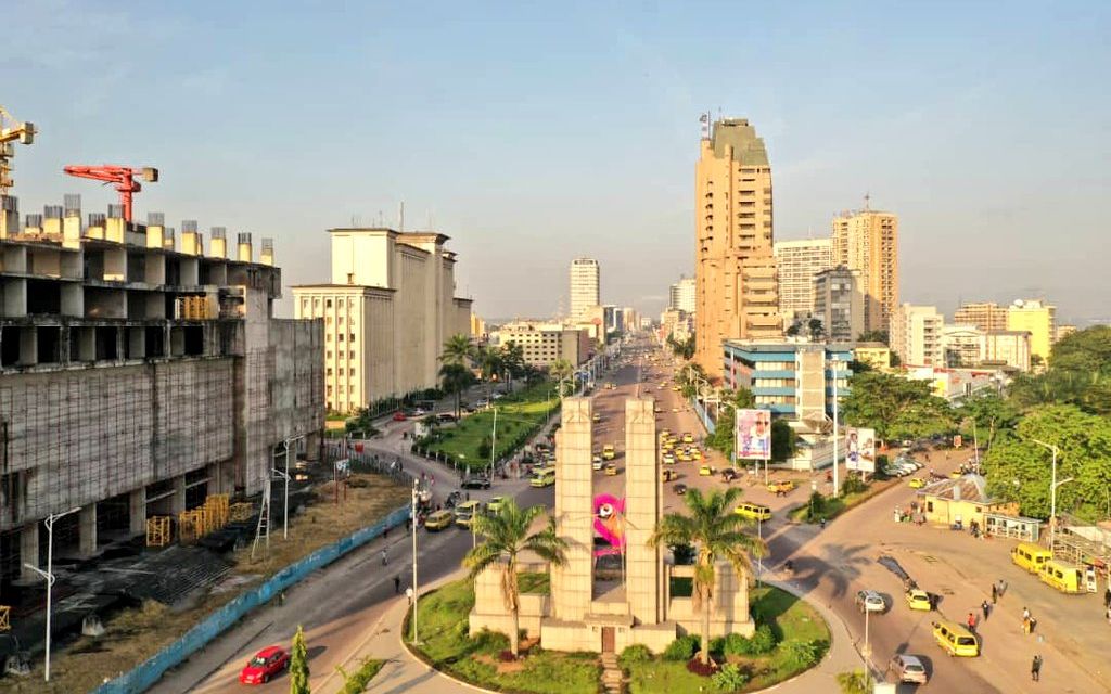 [图]中部非洲最大城市—刚果金首都金沙萨（Kinshasa-利奥波德维尔城），都会区人口1707万