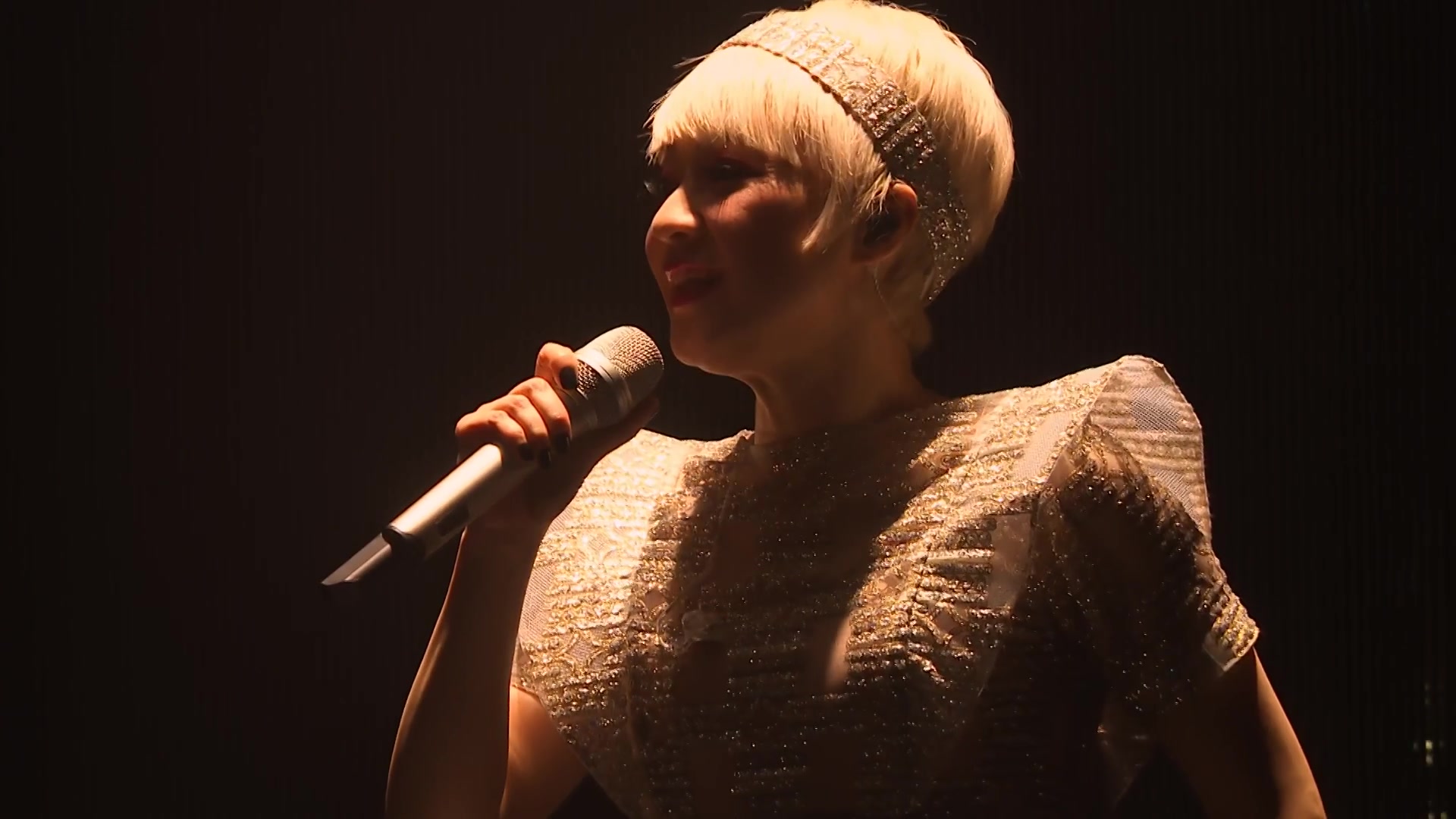 【陈慧娴】人生何处不相逢 现场版 原画高音质_哔哩哔哩 (゜-゜)つロ