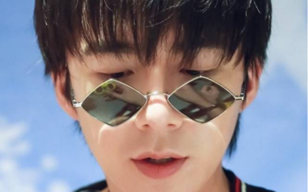 刘宇宁|"你的心形嘴好明显"  别展示了哥哥01