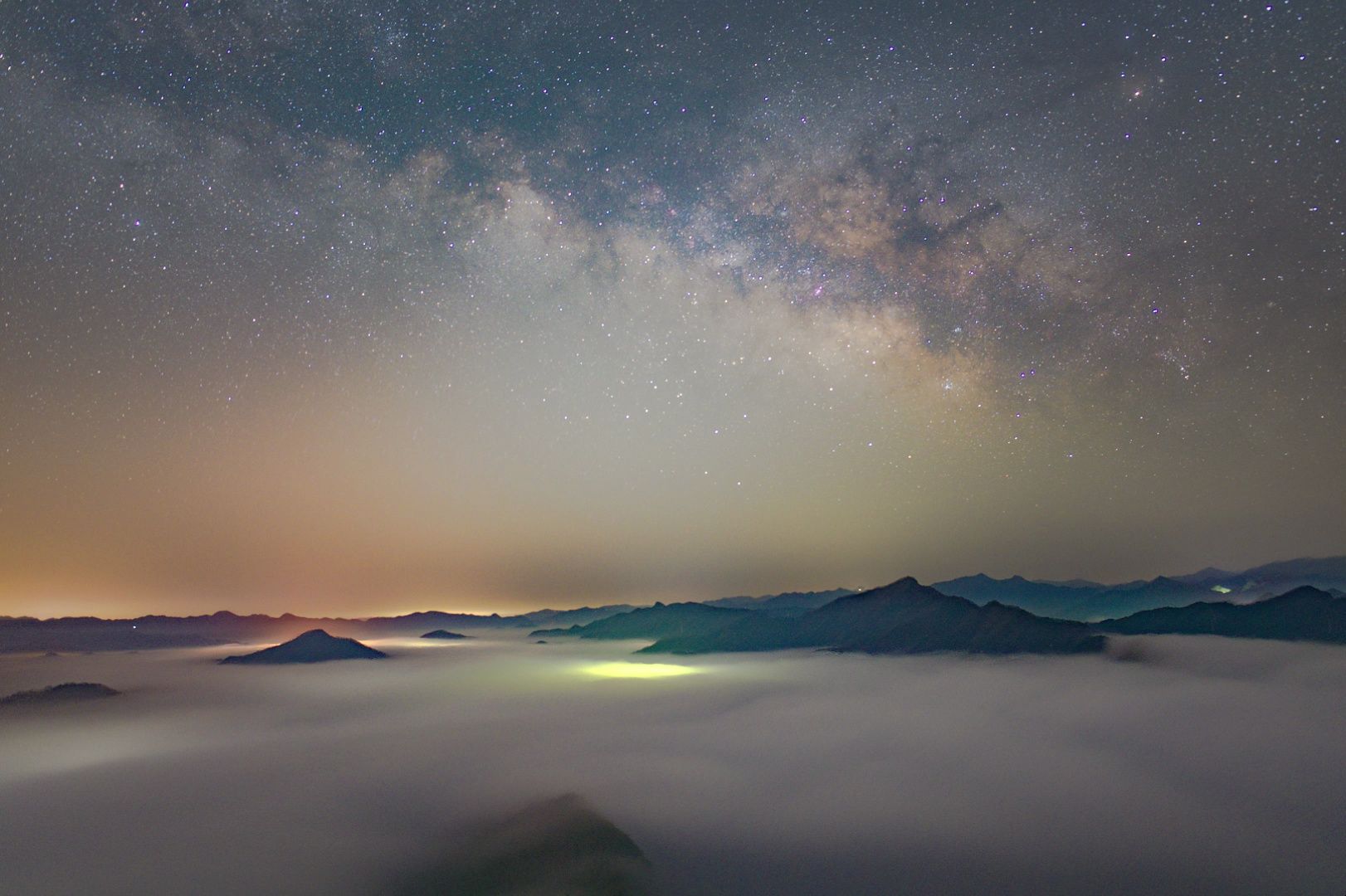 屋脊山云海星空延时 | 霍山屋脊山星空摄影 | 尼康z62 z 20 1.8s