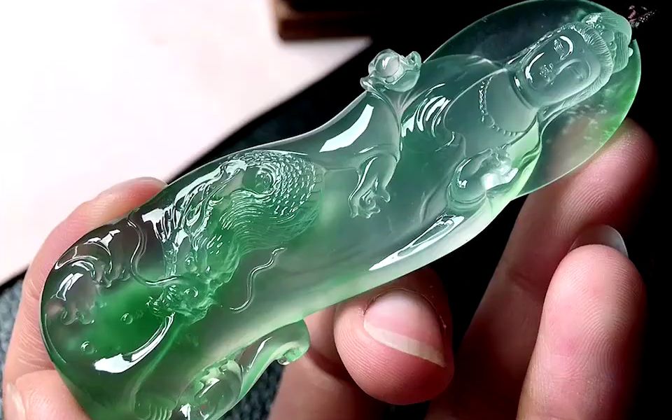 缅甸老坑天然a货翡翠高冰种飘绿降龙观音菩萨翡翠吊坠男士