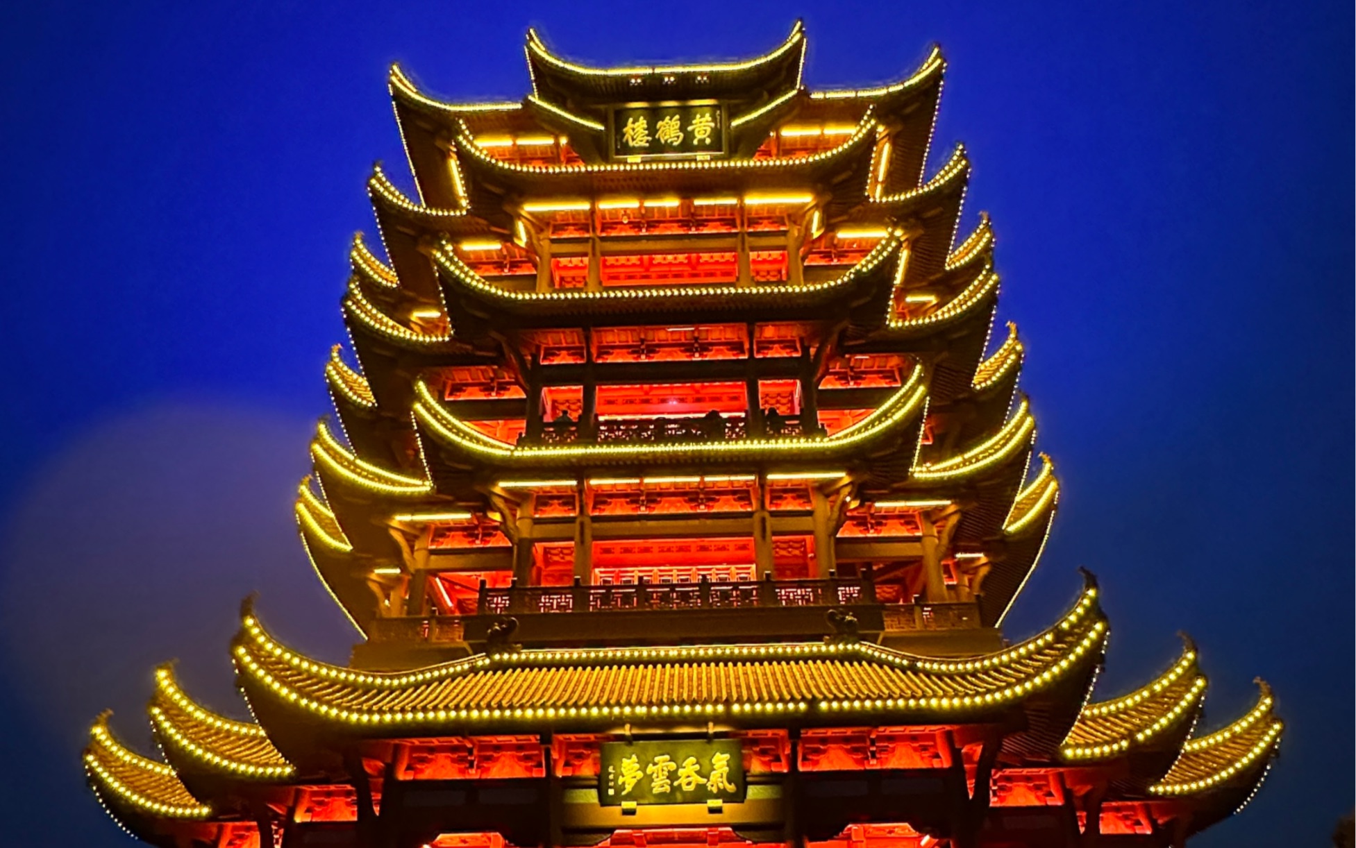 黄鹤楼灯影秀(浅试一下4k 电影效果)