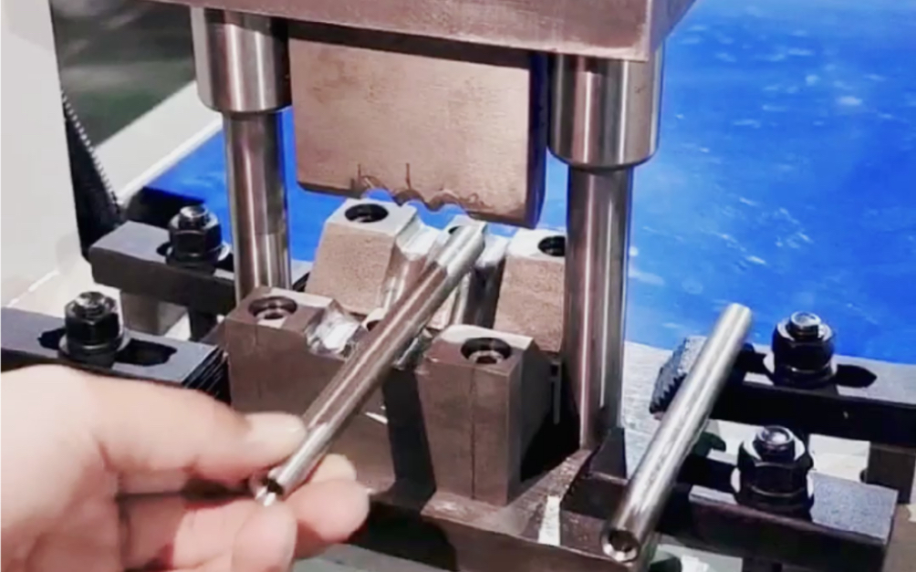 实芯圆钢压弯90度角机 角铁圆钢冲断模具